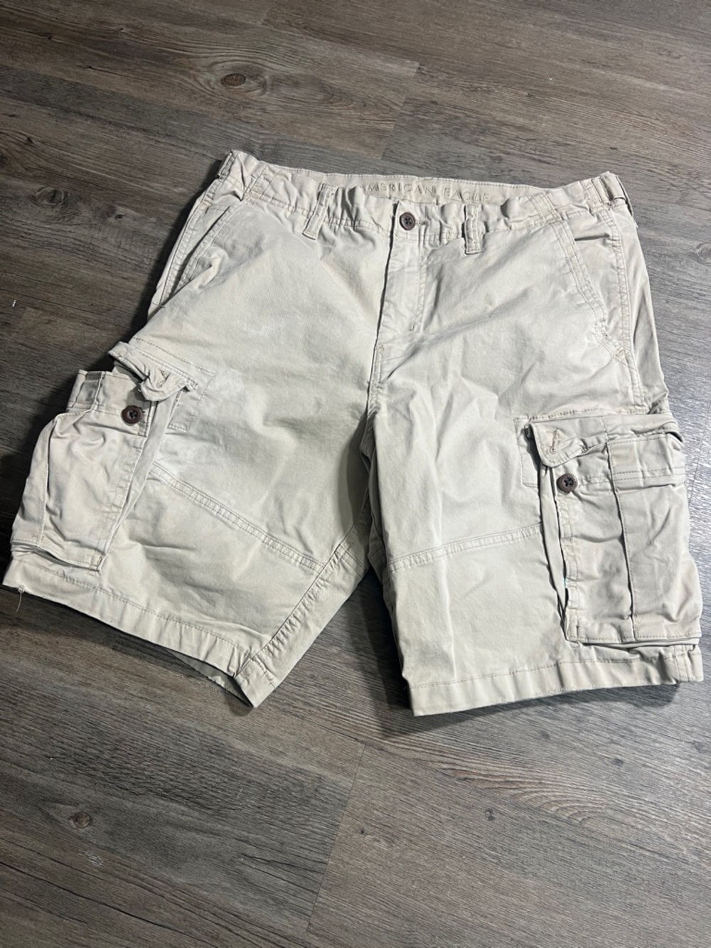 American Eagle Outfitters Light Beige Cargo Shorts
